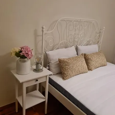 Lily's Place Апартаменты *