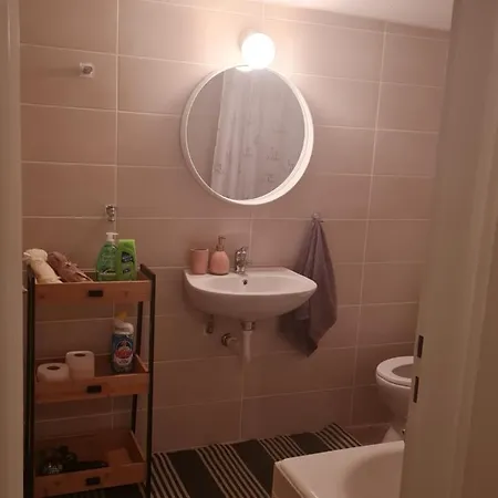 Lily's Place Apartment *